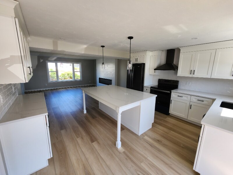 Building Photo - 275 North End Blvd