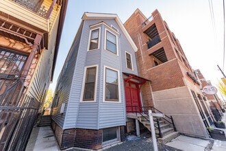 Building Photo - 1431 W Belmont Ave