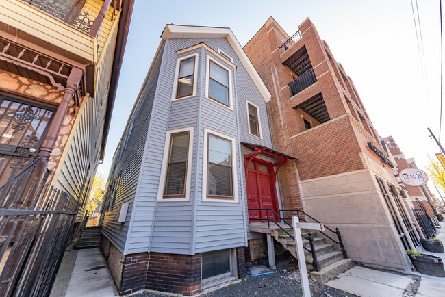 Primary Photo - 1431 W Belmont Ave
