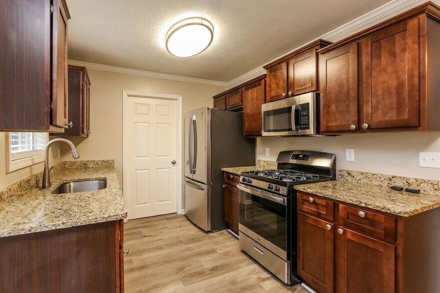 Building Photo - 1421 Steve Ct