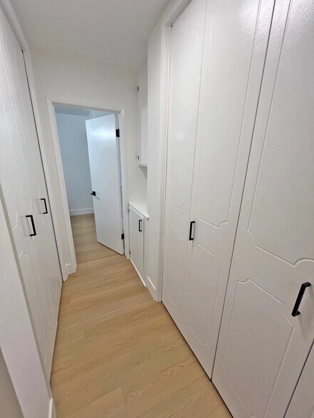 Building Photo - 118 S Wetherly Dr