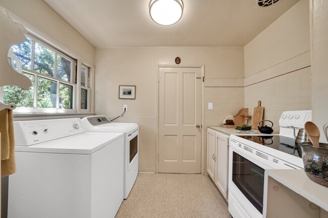 Building Photo - 7503 Willow Glen Rd