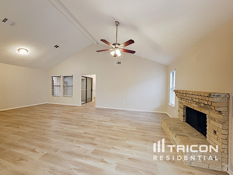 Building Photo - 4116 Amy Dr