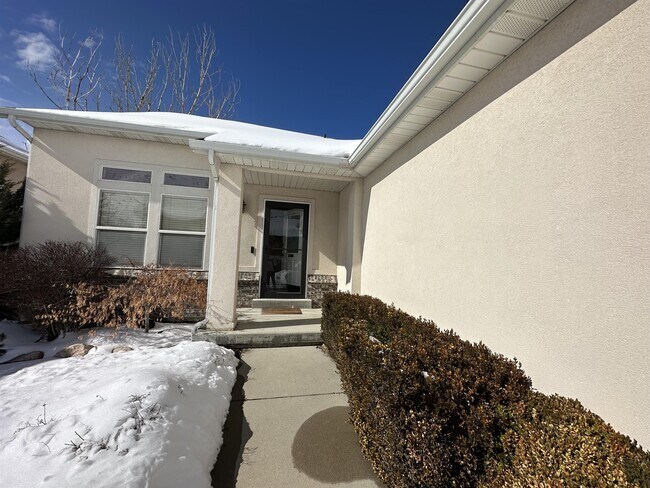 Building Photo - 113 Manilla Dr