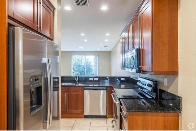 Building Photo - 5122 NW 30th Ln