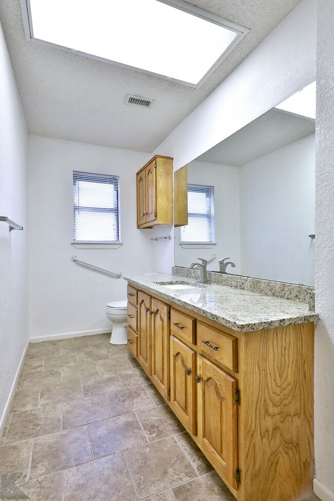 Building Photo - Cul-de-Sac 3/2/2; Ward, Madison, Cooper schools