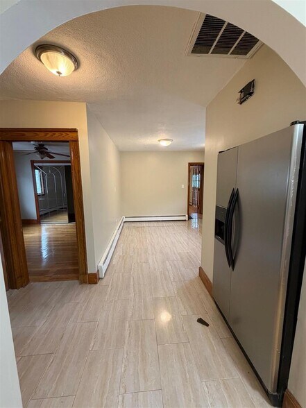 Building Photo - 33 Lafayette St