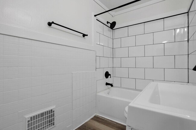 Building Photo - 1398-1400-1400 S Ohio Ave