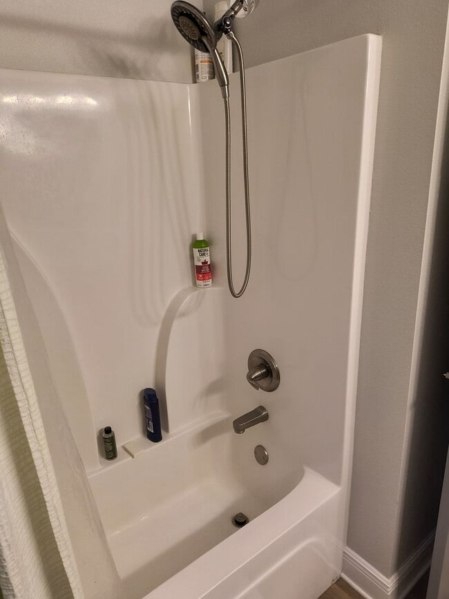 Building Photo - BEAUTIFUL 3 Bedroom Home UNFURNISHED