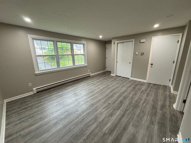 Building Photo - 37 Caswell Ave