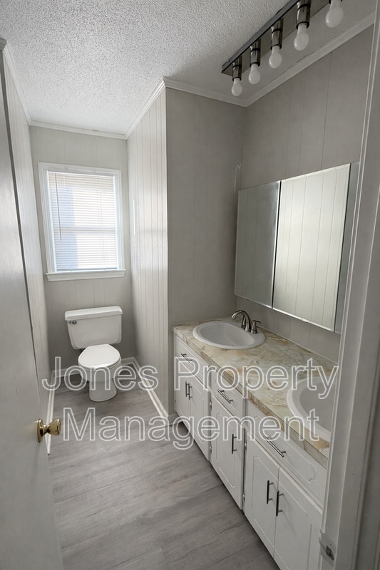 Building Photo - 152 Leonard Dr