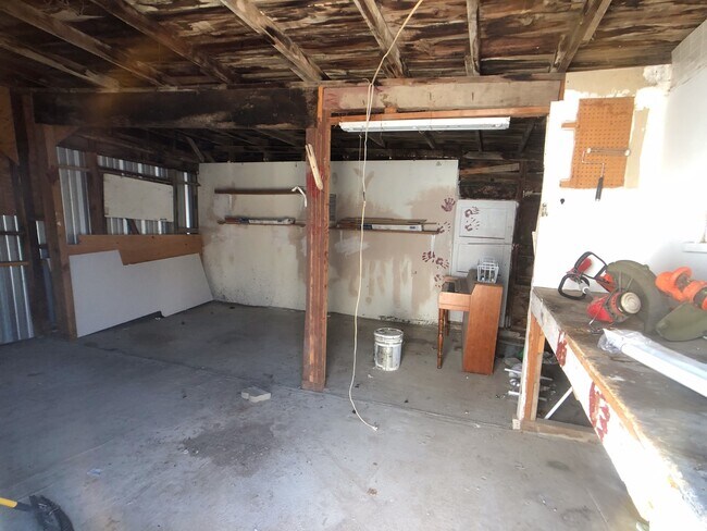Building Photo - 441 Hazelton St