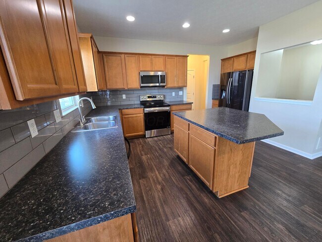 Building Photo - 140 Saddlebred Cir