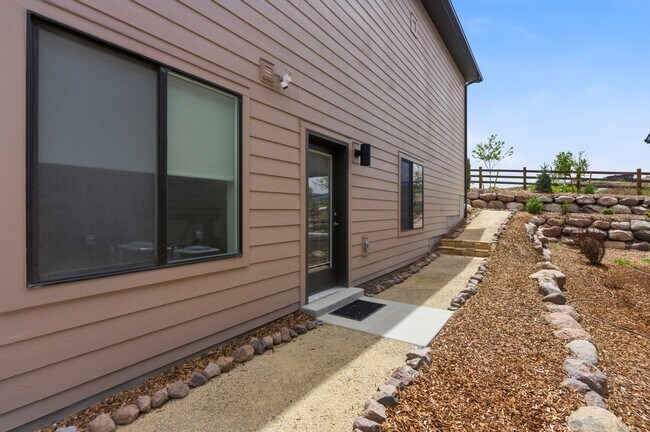 Building Photo - 2172 N Beargrass Wy