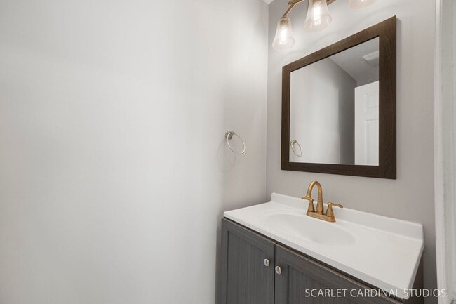 Building Photo - 413 Blue Ridge Dr