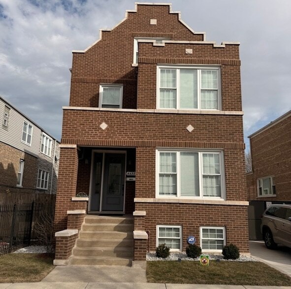 Building Photo - 4435 S Washtenaw Ave.