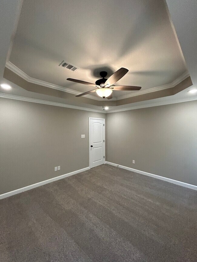 Building Photo - 54 Birchwood Drive