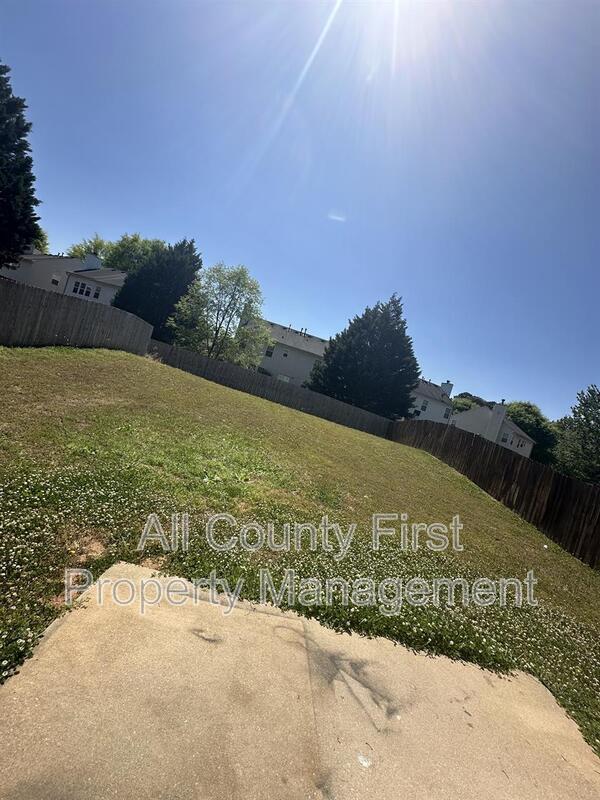 Building Photo - 2274 Silver Maple Cir