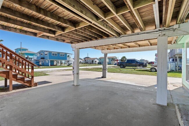 Building Photo - 4034 Reeves Dr