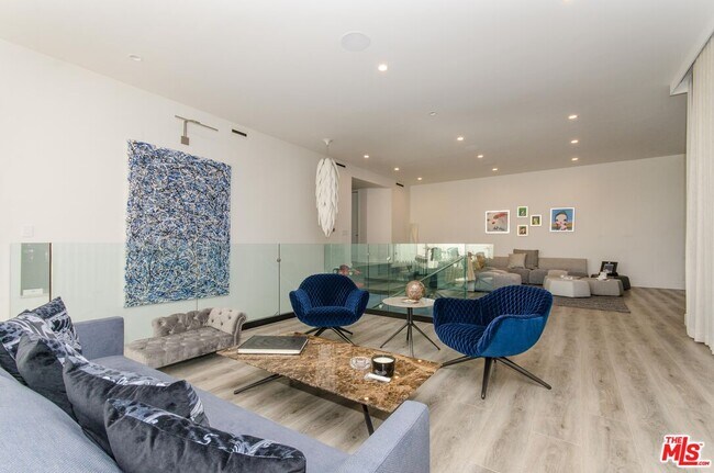 Building Photo - 510 Leslie Ln