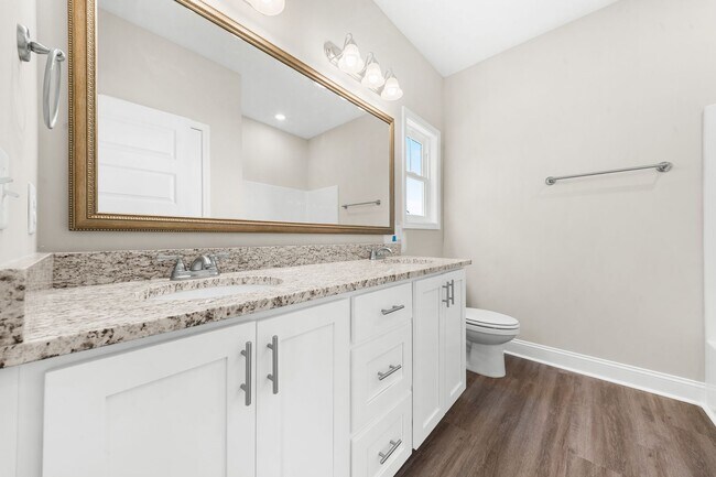 Building Photo - 135 Avalon Trce