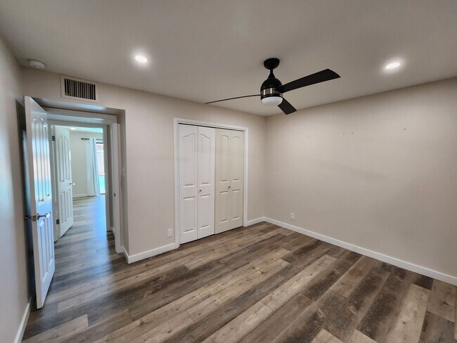 Building Photo - Tempe 4 Bedroom 3 Bath w/ Pool right near ASU!