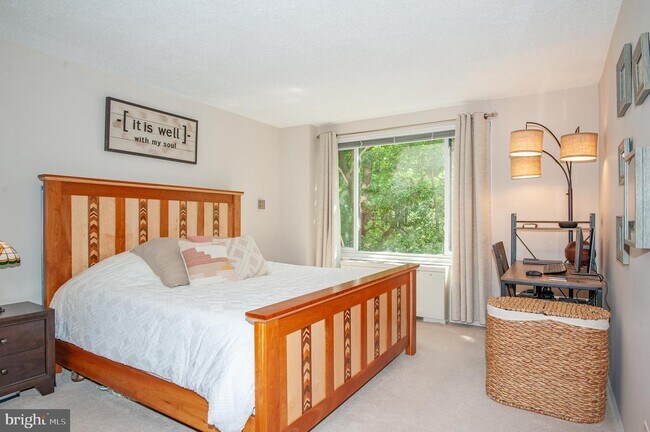 Building Photo - 4501 Arlington Blvd