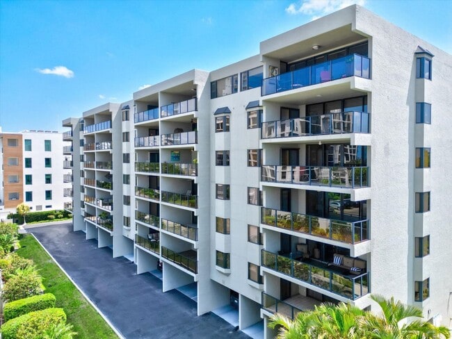 Building Photo - 2 Bedroom 2 Bath Waterview Condo (Palm Place Condominiums)