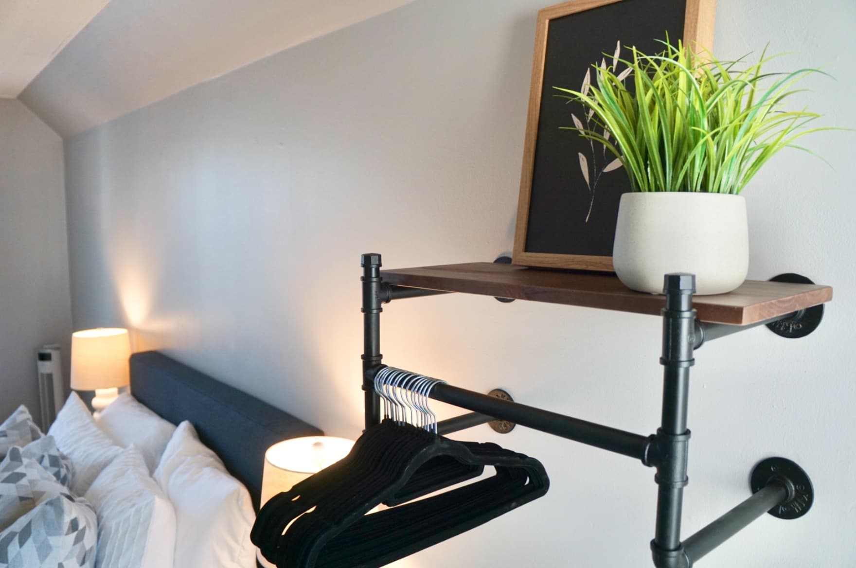 Building Photo - 912 E Spring St