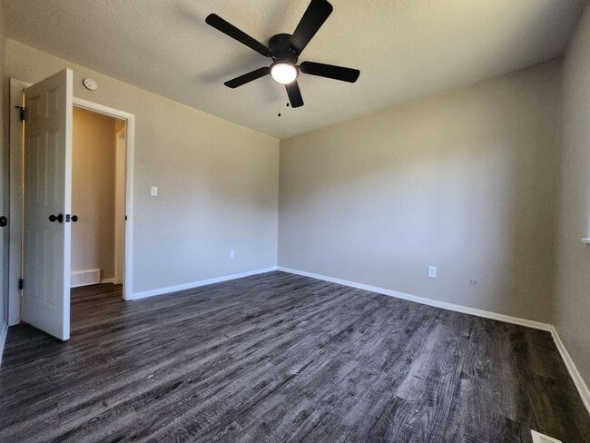 Building Photo - 4307 Ericson Dr