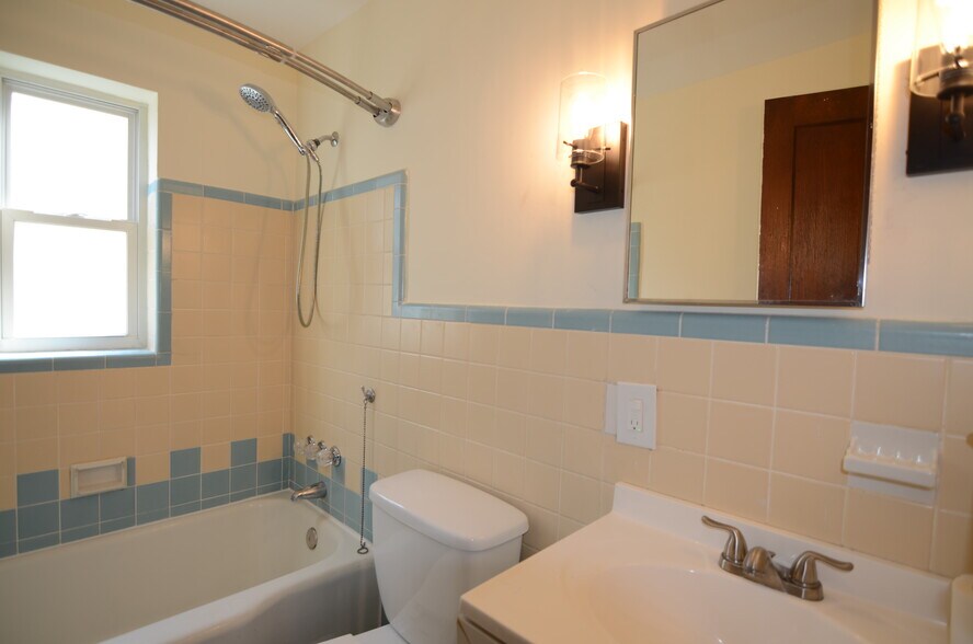 Building Photo - 2532 Williams Ave