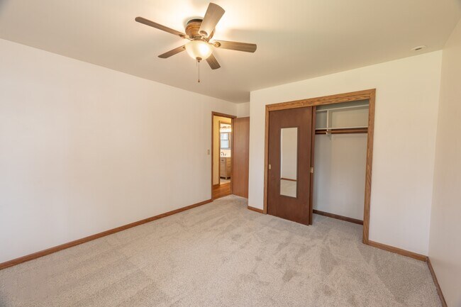 Building Photo - 2428 S Root River Pkwy