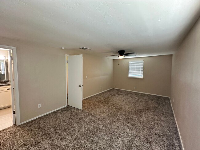 Building Photo - Spacious 3-Bed Home in OKC with Dual Prima...