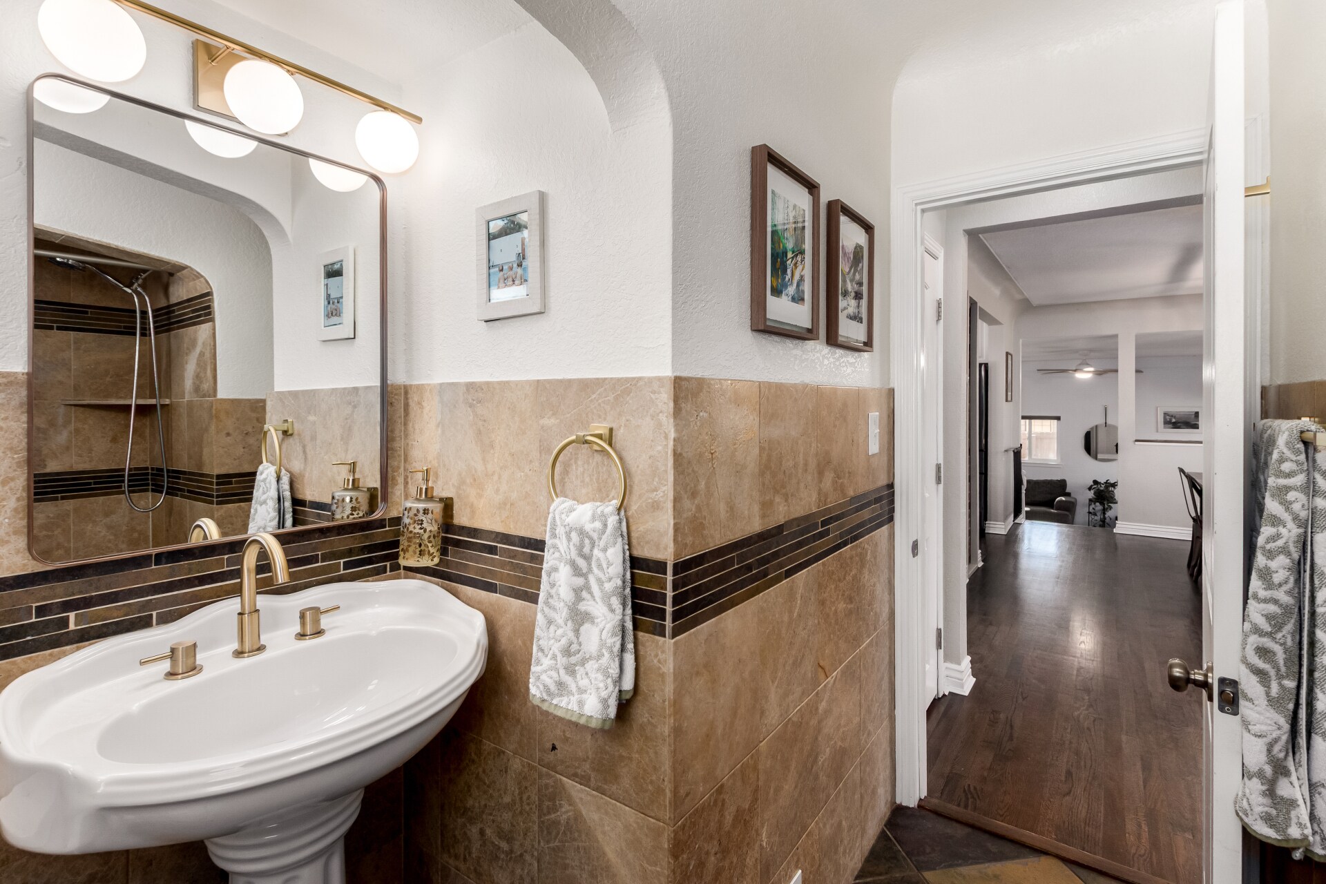 Building Photo - 830 Gray St