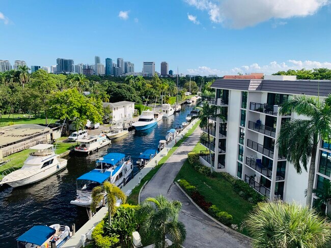 Building Photo - 1101 River Reach Dr