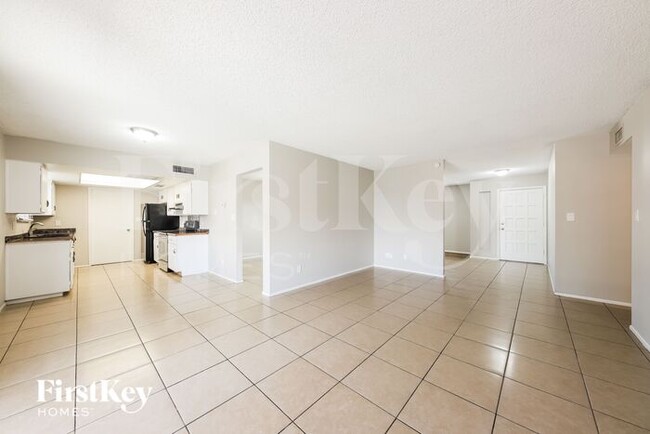 Building Photo - 4923 W Larkspur Dr