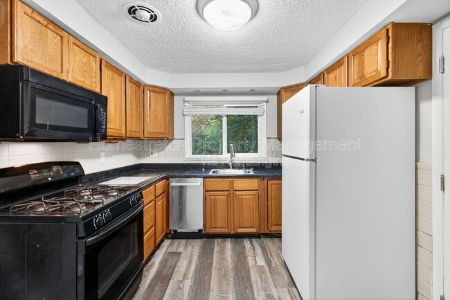 Building Photo - 23 Colchester Dr