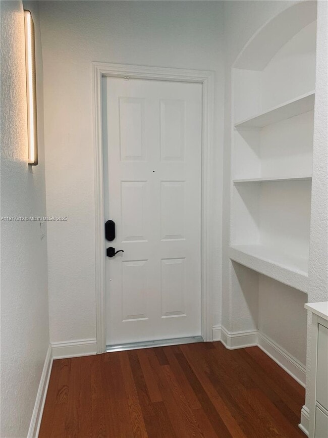 Building Photo - 4951 SW 38th Way
