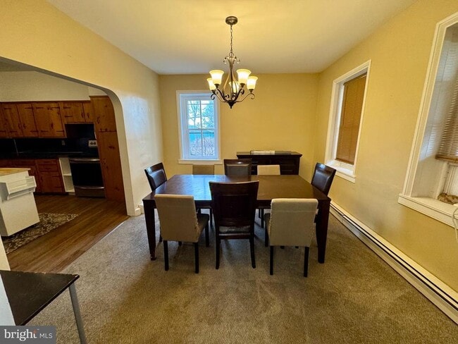 Building Photo - 180 Sassamansville Rd