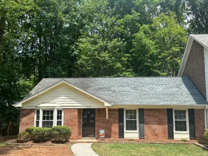 Building Photo - 2440 Cottage Pl