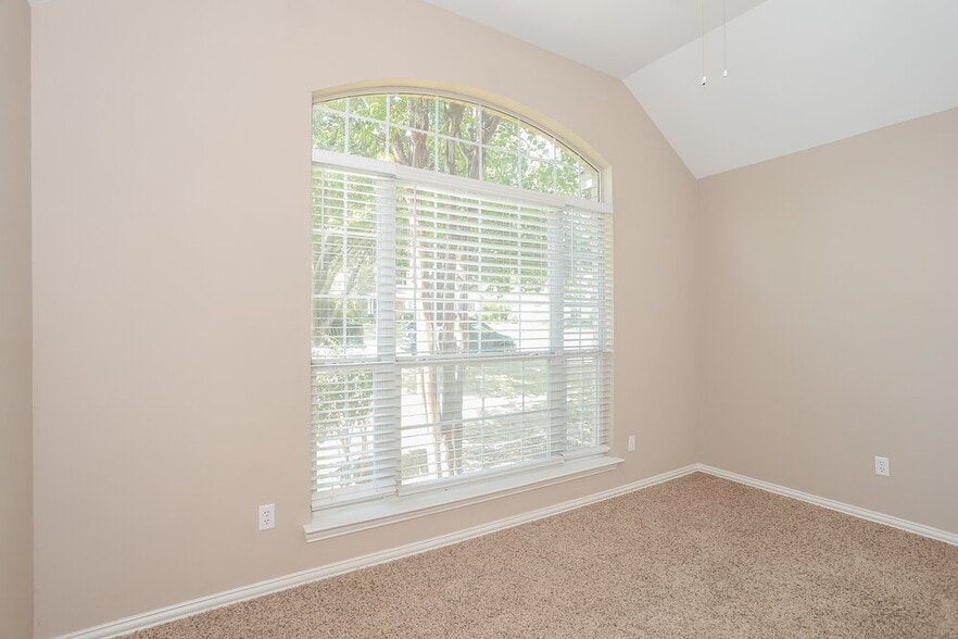Building Photo - 863 Sonora Ln