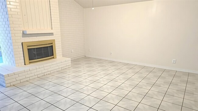 Building Photo - 13146 Newbrook Dr