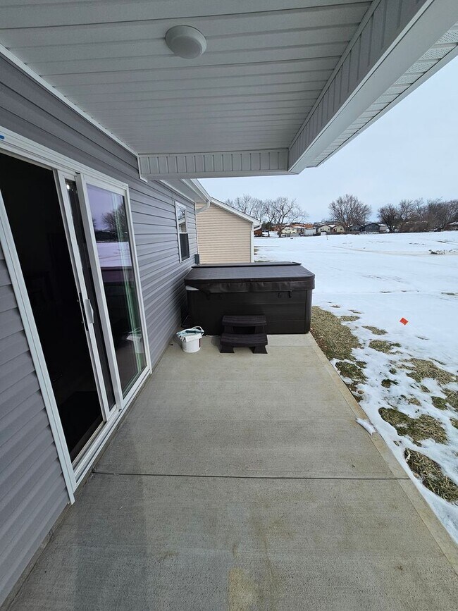 Building Photo - 814 Pierson Rd