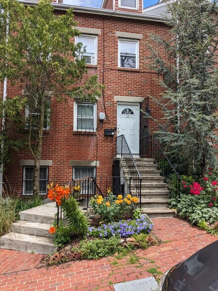 Building Photo - 45 Fort Ave