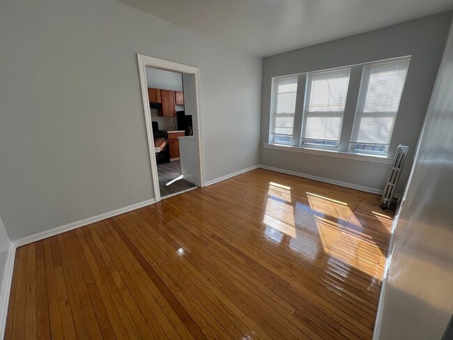 Building Photo - 2047 E 68th St