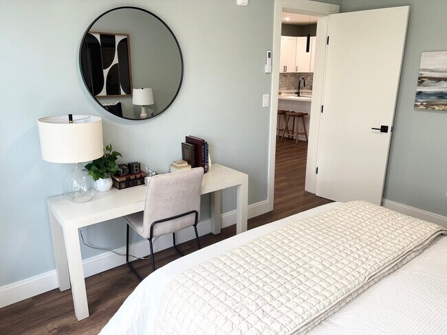 Building Photo - 1391 Main St