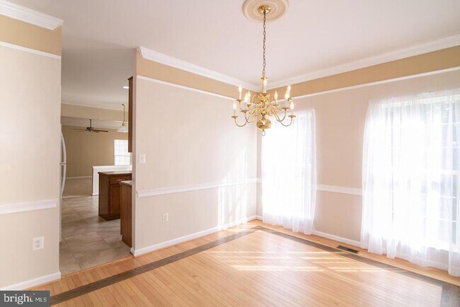 Building Photo - 3018 Desert Palm Ct