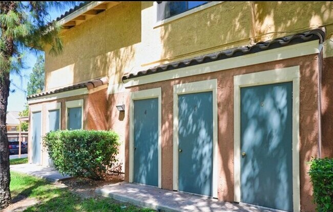 Storage units available for rent - 10655 Lemon Ave