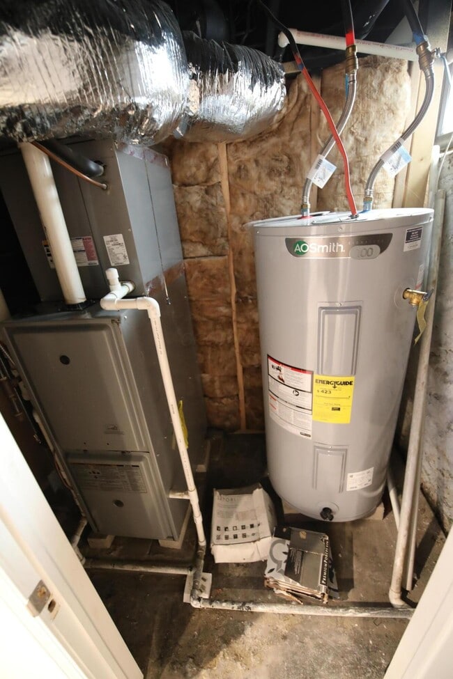 Building Photo - 310 E Beck St