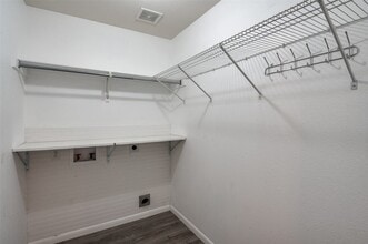 Building Photo - 5904 Mariposa Dr